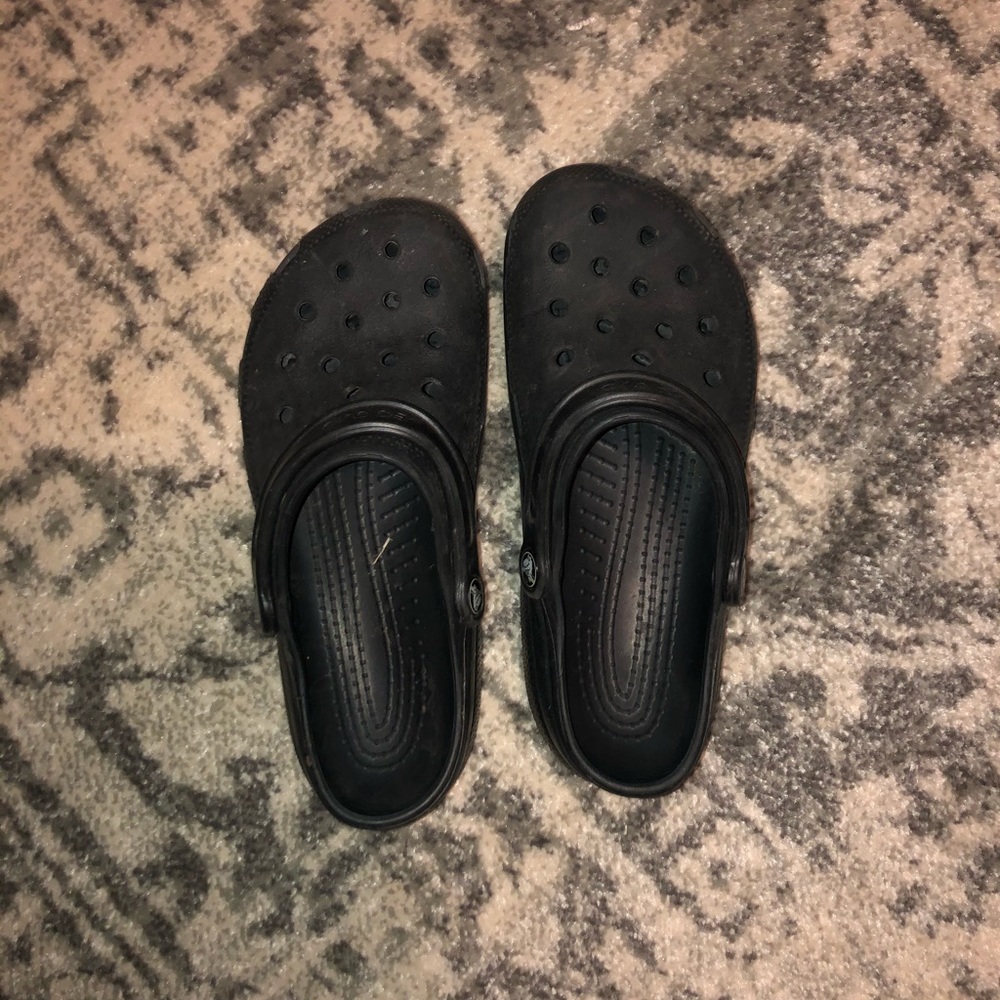 Black crocs